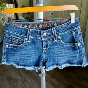 ROCK REVIVAL DEBBIE JEAN SHORTS, Size 26 in Medium Wash